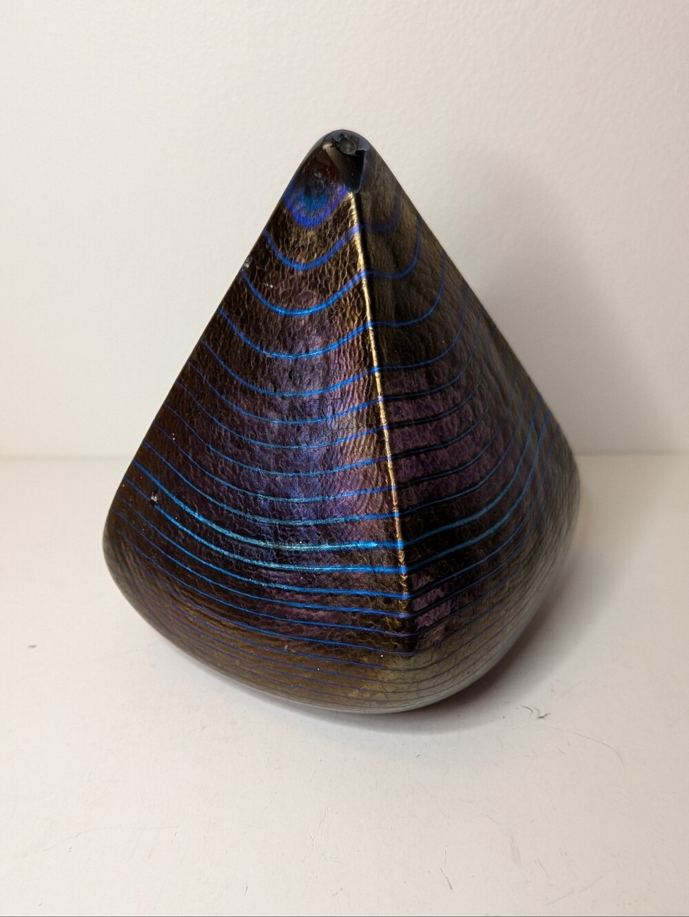 Robert Held Art Glass Amethyst Blue Teal Purple Glass Pyramid Paperweight READ